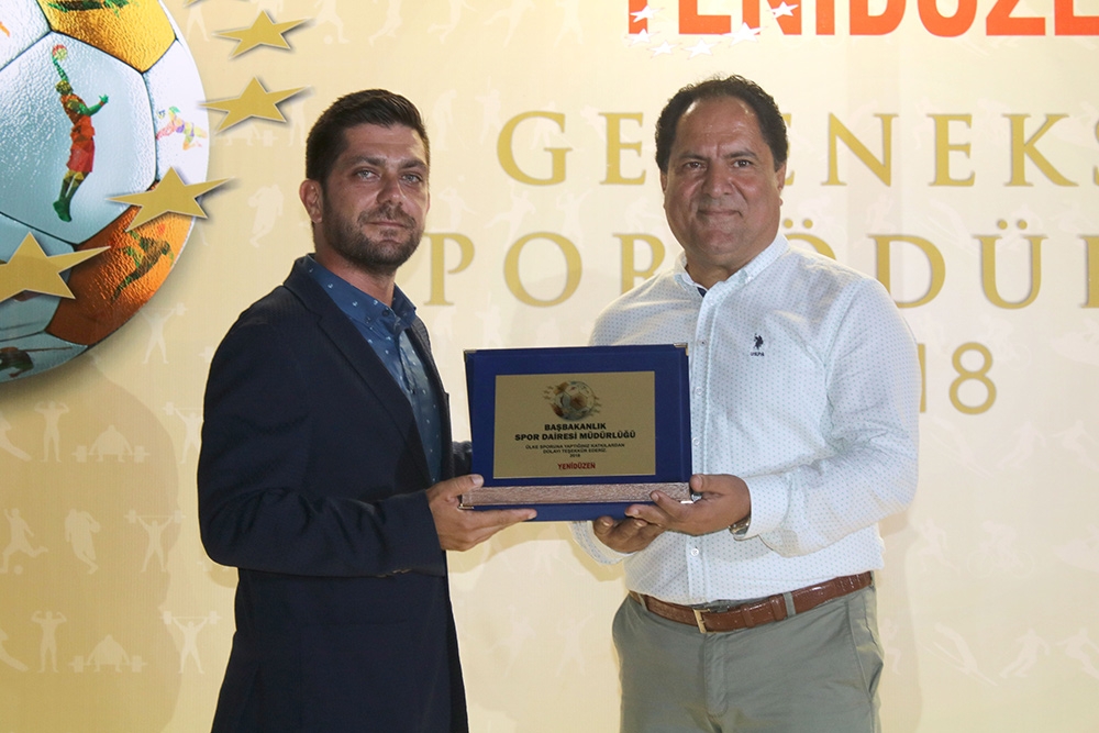 Geleneksel ödüller sahiplerini buldu 13