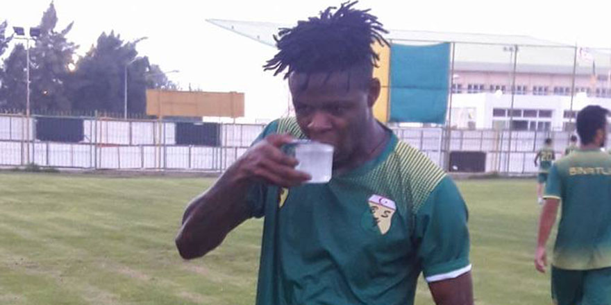 Emmanuel Sarki Binatlı antrenmanında