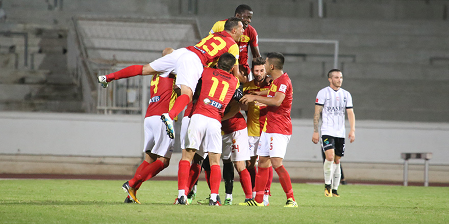 Derbinin rengi sarı kırmızı: 2-0