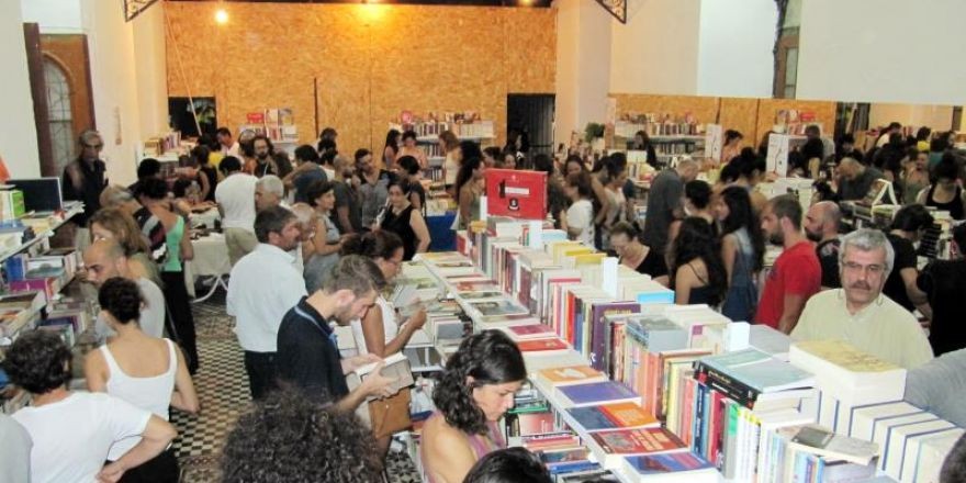 Kitabın ışığı yandı