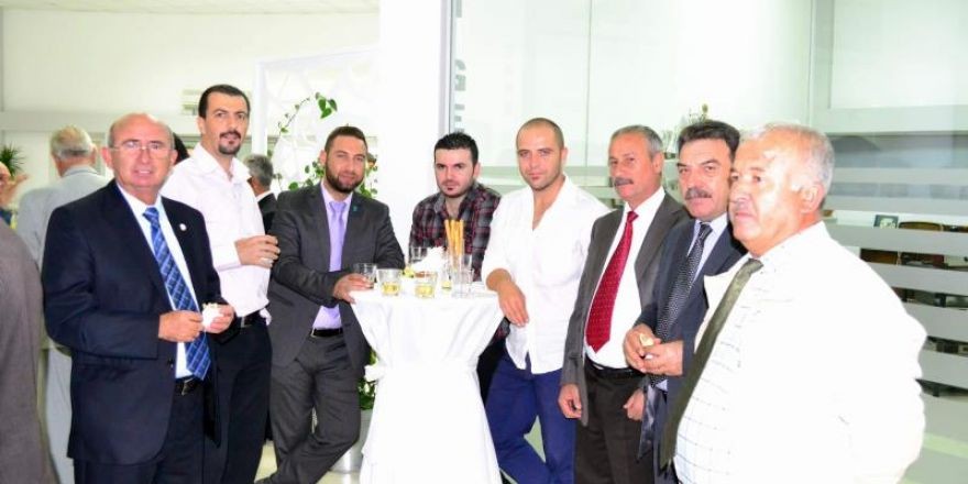 Öğretmenlere 25. Yıl Plaketi