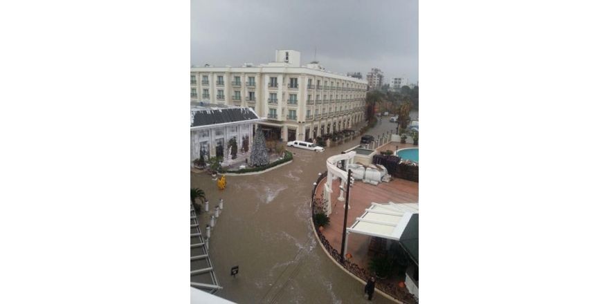 GİRNEDE SEL PANİĞİ