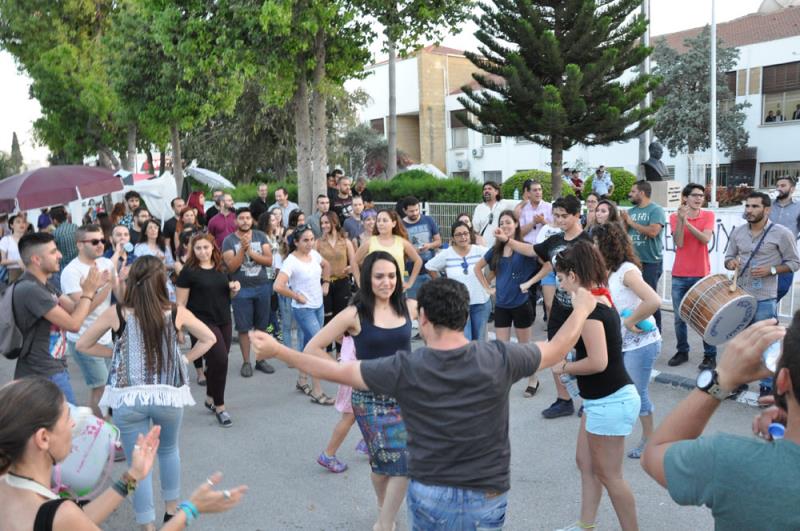 Gençler direndi, hükümet kulak tıkadı 15