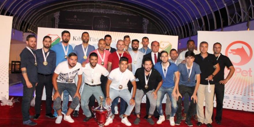 Başarıları taçlandırıldı