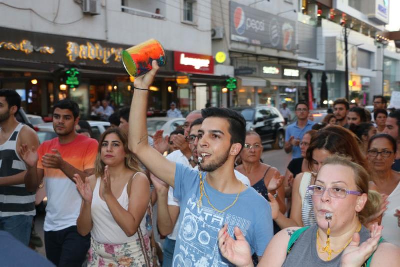 Gençler yine yürüdü, reddetti, tek yürek ses verdi 3