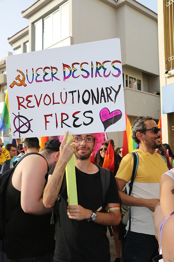 "Sevmeyelim de taşa mı dönelim?” 14