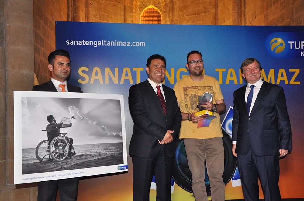 Sanat, engel tanımadı 8