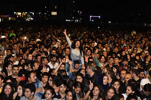 Aleyna konserine yoğun ilgi 4