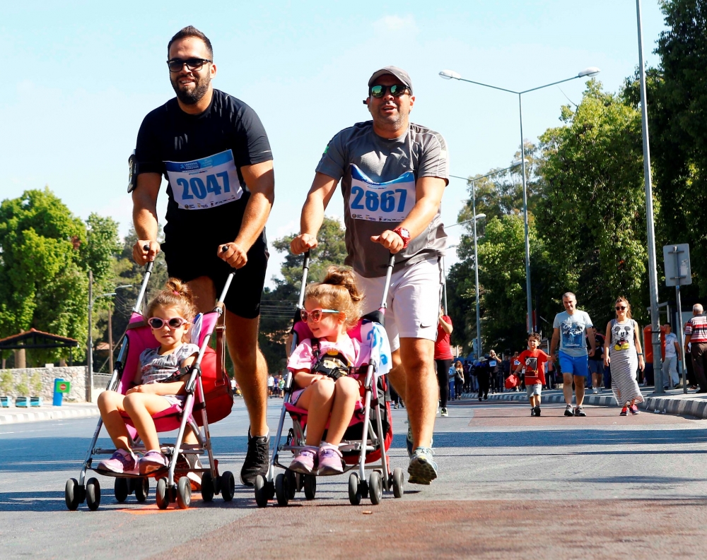 Lefkoşa Turkcell ile Koşuyor Maratonuı 15