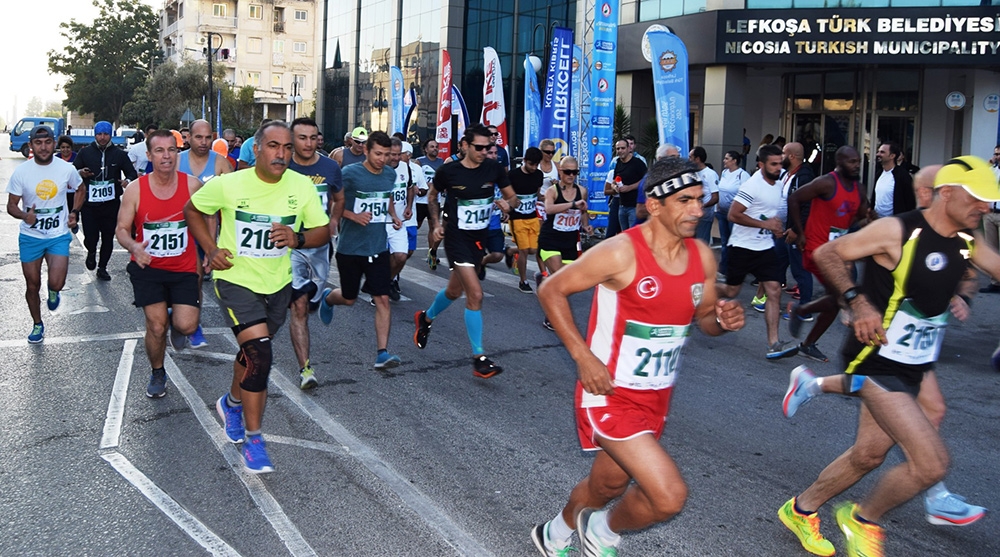 Lefkoşa Turkcell ile Koşuyor Maratonuı 2