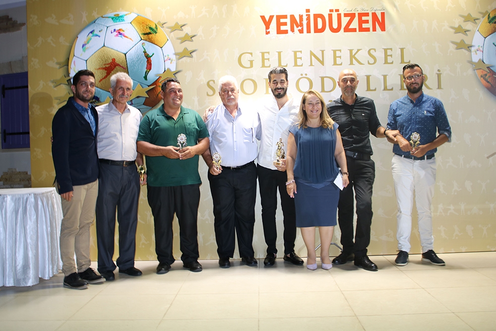 Geleneksel ödüller sahiplerini buldu 12