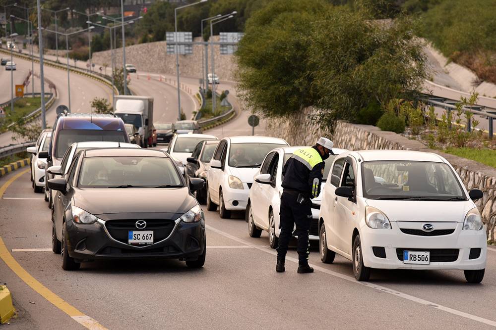 Lefkoşa ve Girne 'Kapandı' 12