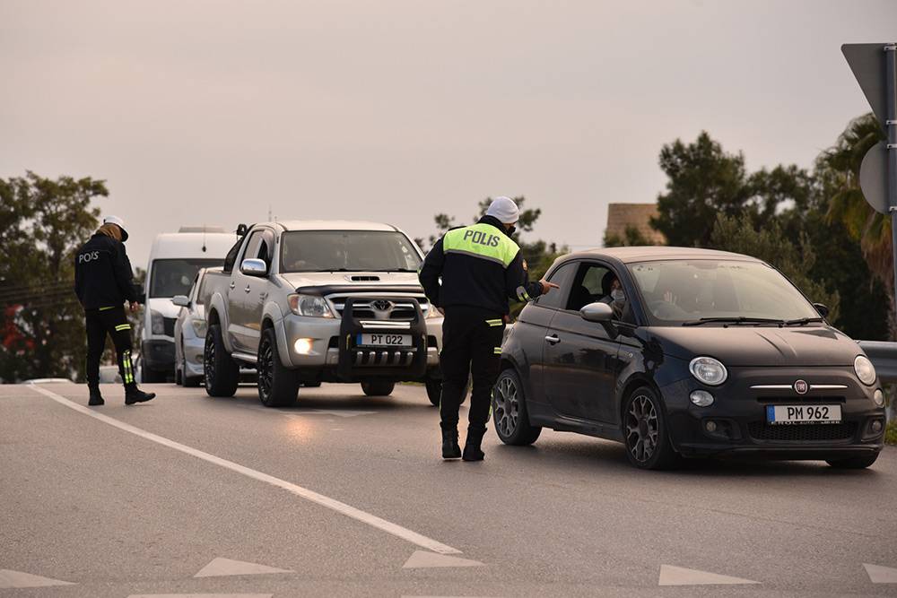 Lefkoşa ve Girne 'Kapandı' 13