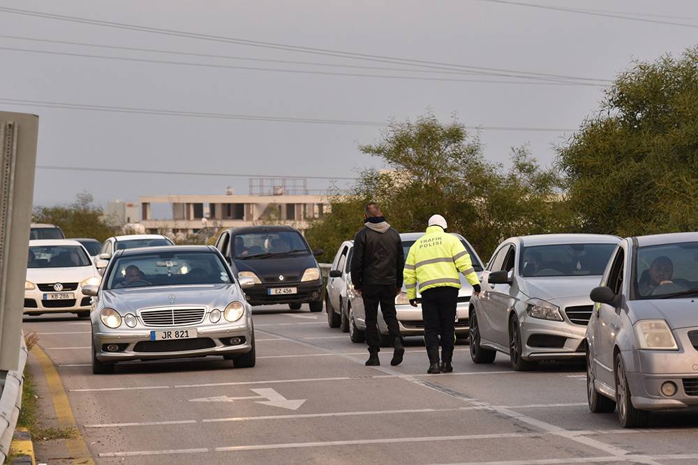 Lefkoşa ve Girne 'Kapandı' 14