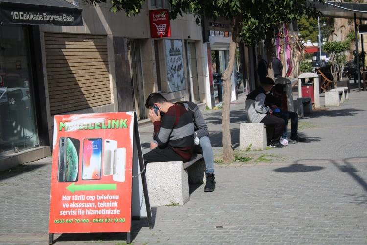 Lefkoşa ve Girne 'Kapandı' 19