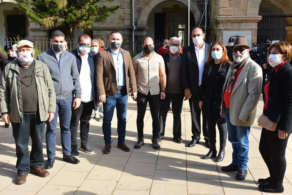 Basın özgürlüğü için mahkeme önünde 17