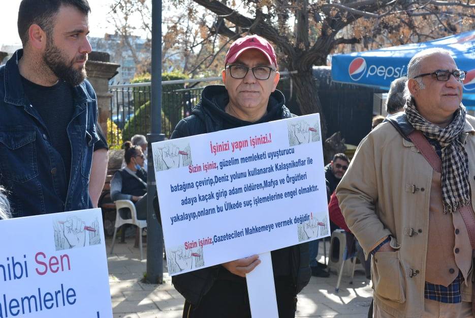 Basın özgürlüğü için mahkeme önünde 19