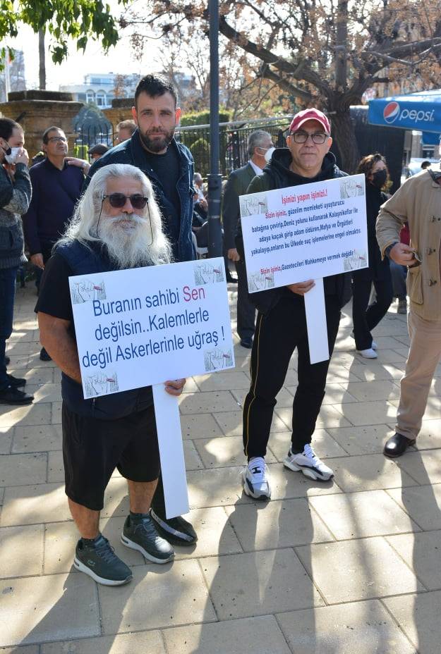 Basın özgürlüğü için mahkeme önünde 23