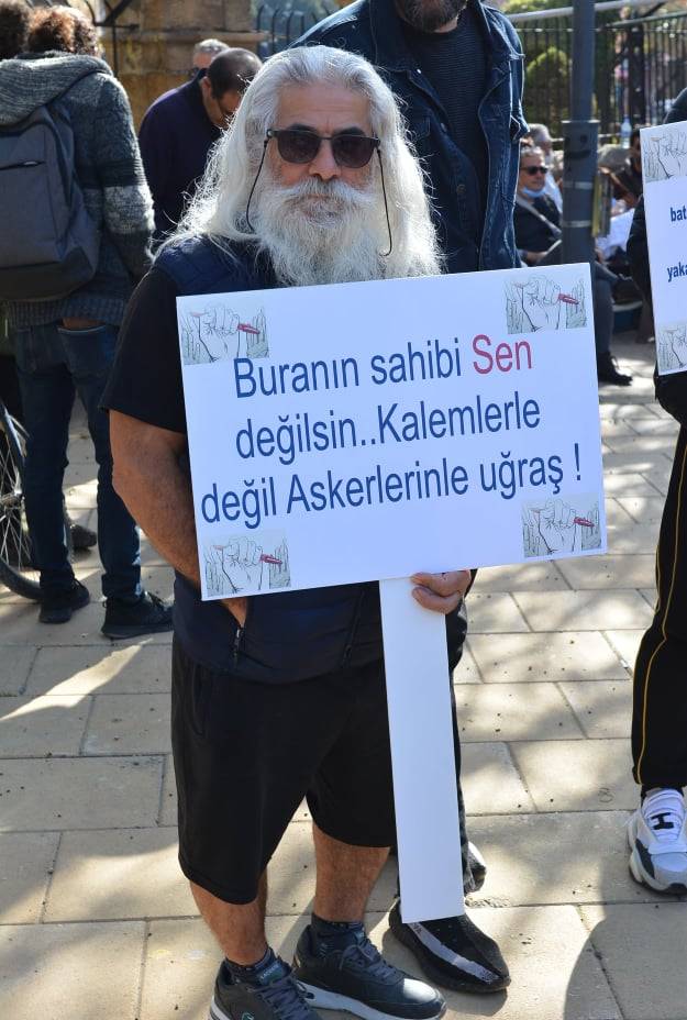 Basın özgürlüğü için mahkeme önünde 24