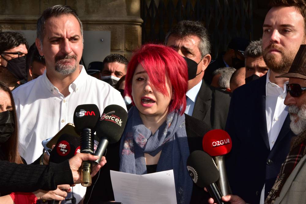 Basın özgürlüğü için mahkeme önünde 32