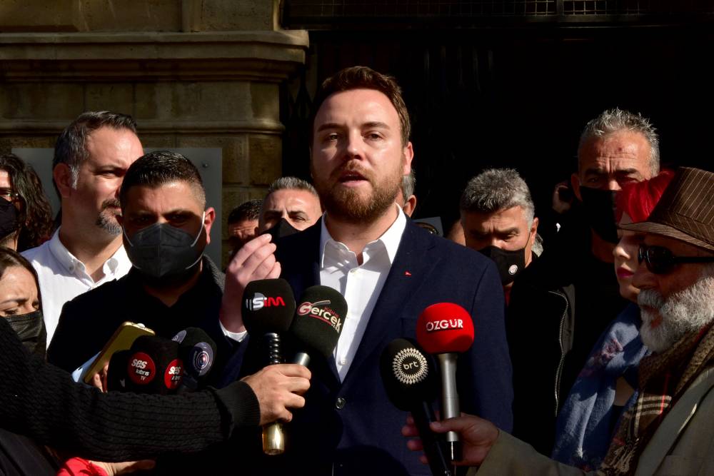 Basın özgürlüğü için mahkeme önünde 33