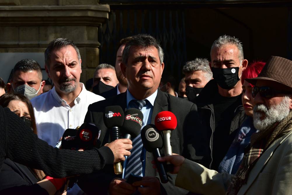 Basın özgürlüğü için mahkeme önünde 34