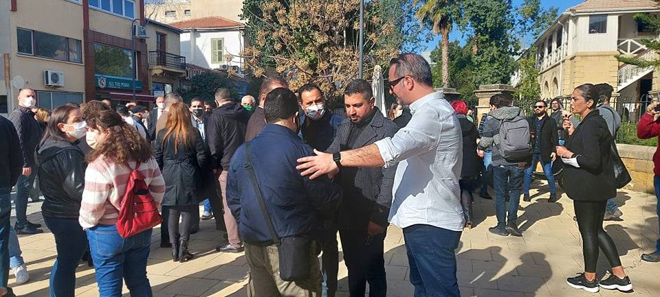 Basın özgürlüğü için mahkeme önünde 9