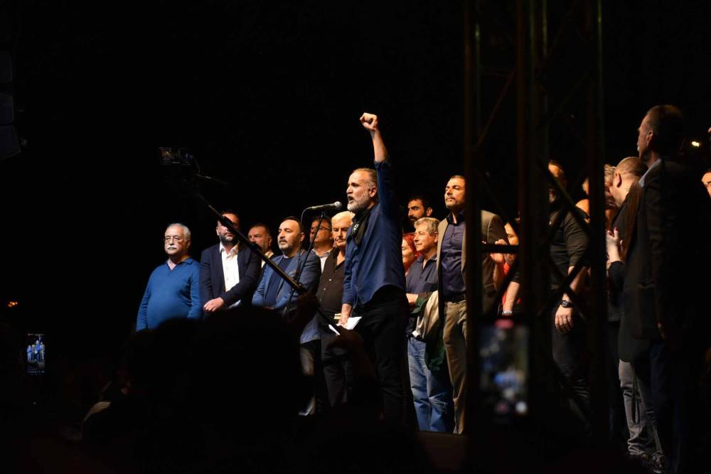 Halk meydanda: "Geçit Yok" 2