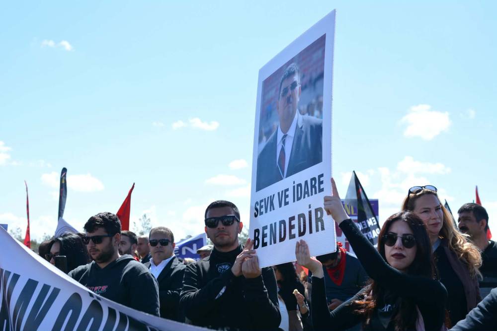 Halk sokakta: "Hükümet istifa" 1