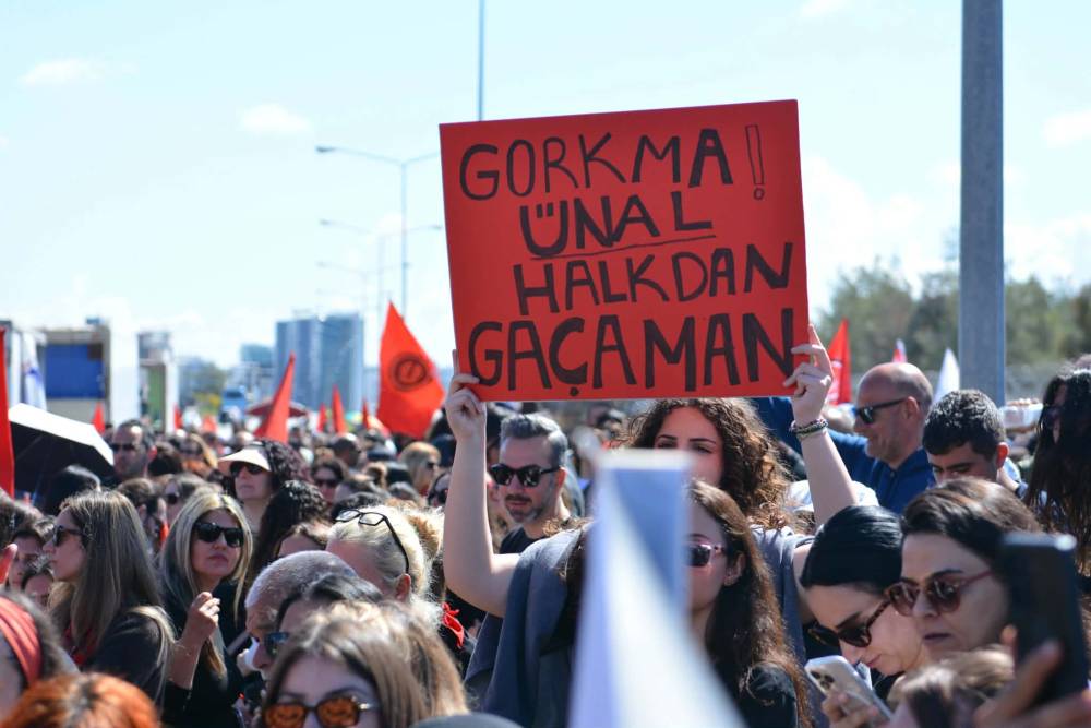 Halk sokakta: "Hükümet istifa" 11