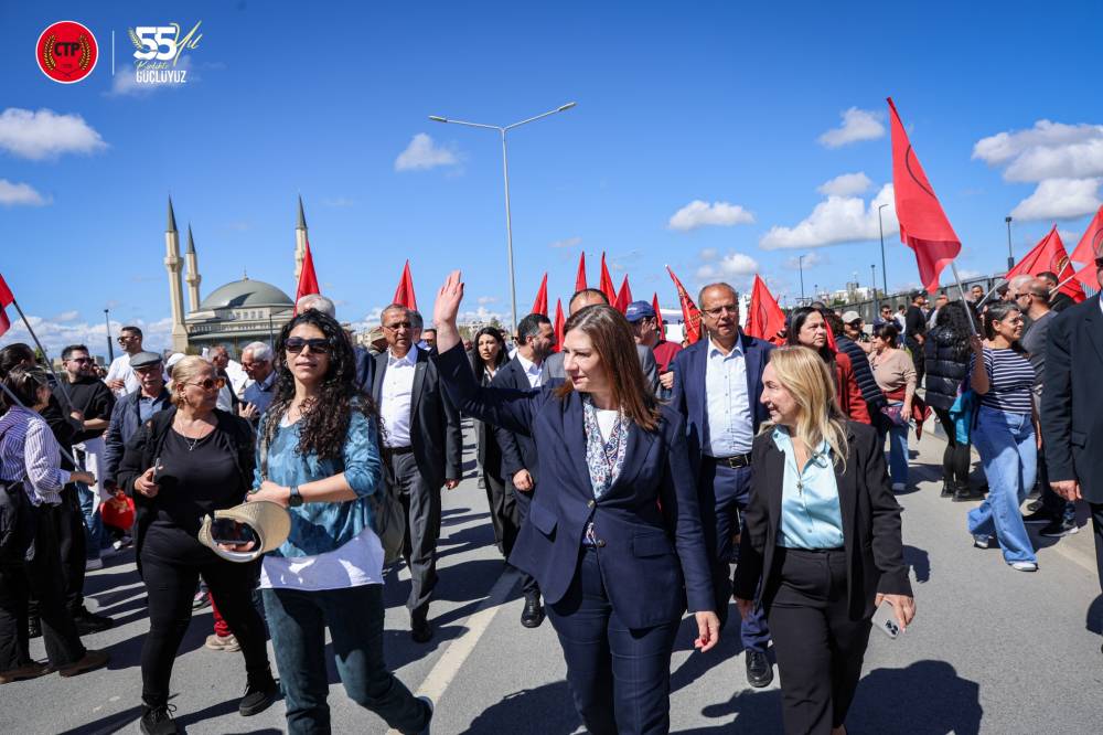 Halk sokakta: "Hükümet istifa" 14