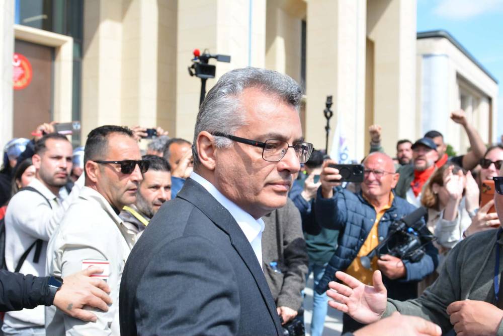 Halk sokakta: "Hükümet istifa" 20