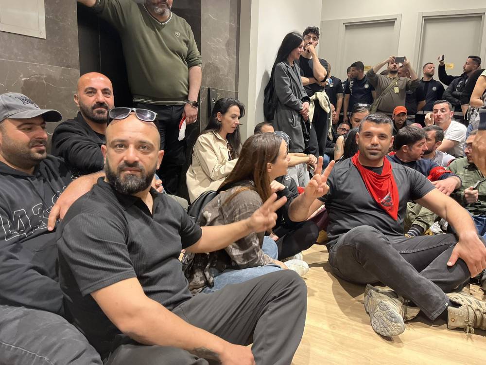 Halk sokakta: "Hükümet istifa" 29