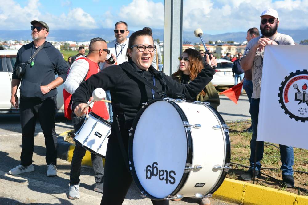 Halk sokakta: "Hükümet istifa" 3