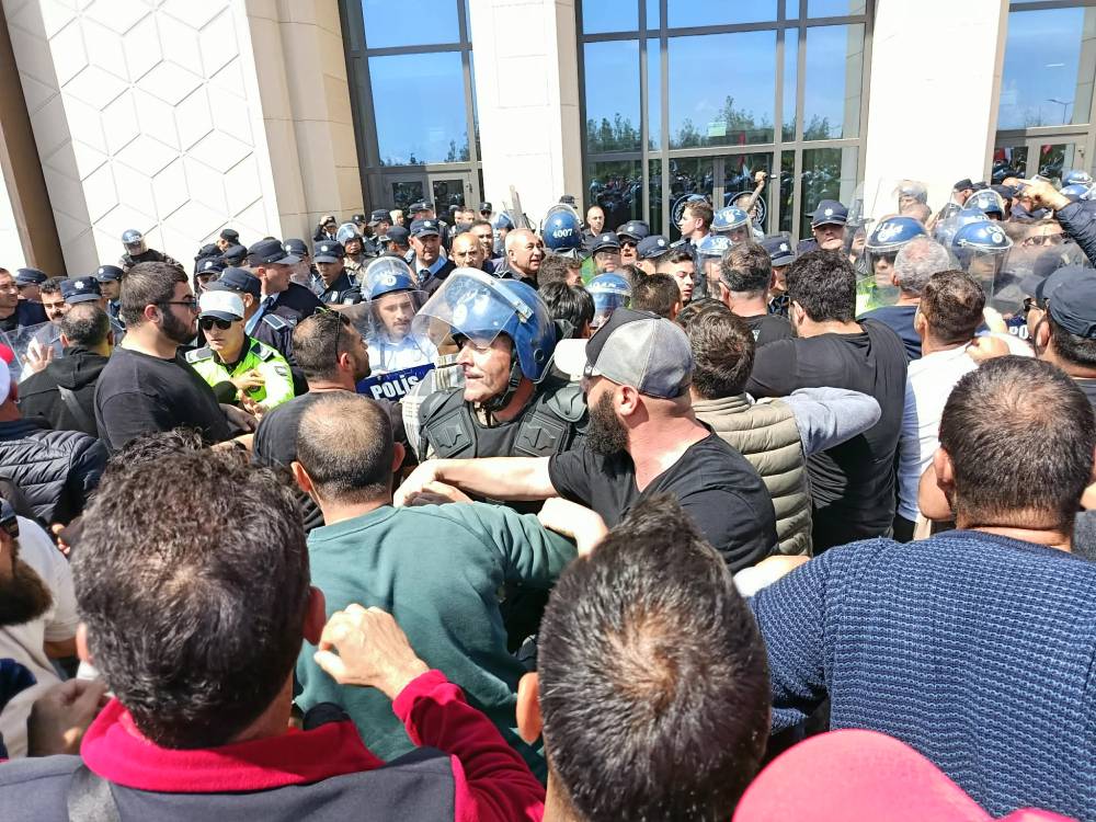 Halk sokakta: "Hükümet istifa" 32