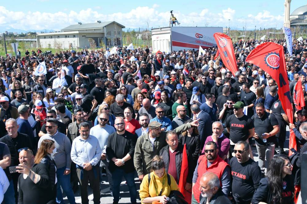 Halk sokakta: "Hükümet istifa" 4