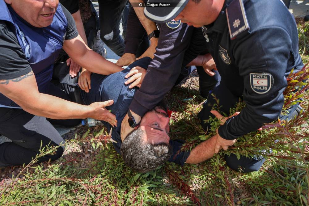 Halk sokakta: "Hükümet istifa" 41