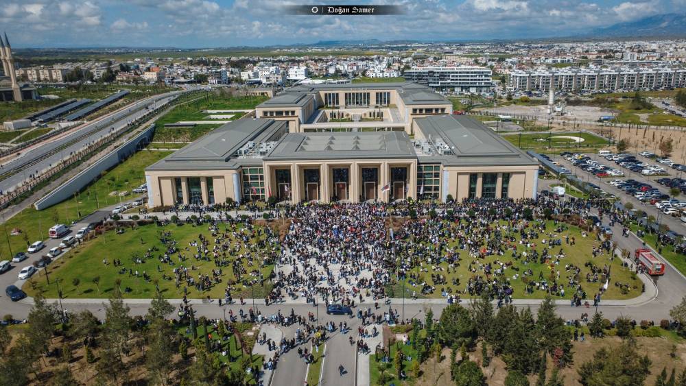 Halk sokakta: "Hükümet istifa" 43