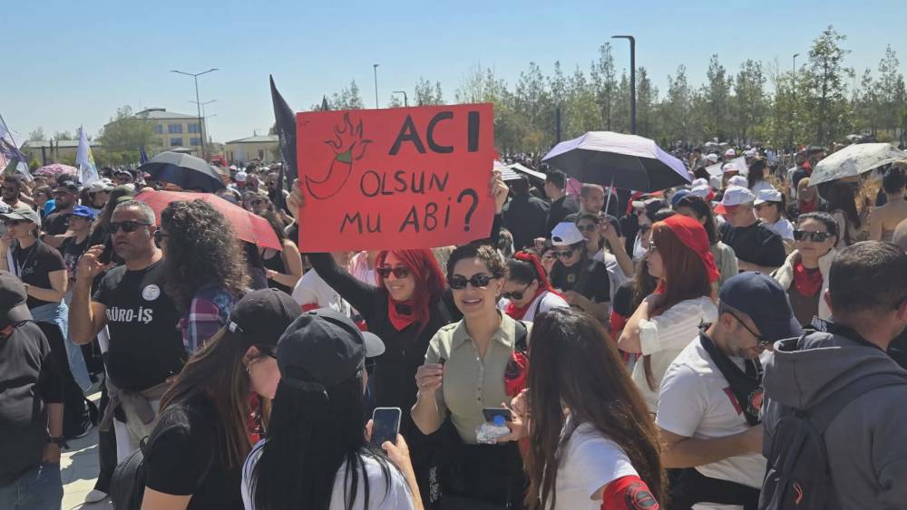 Halk sokakta: "Hükümet istifa" 45