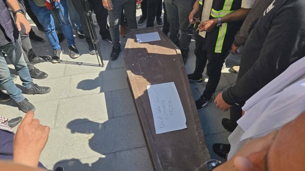 Halk sokakta: "Hükümet istifa" 47