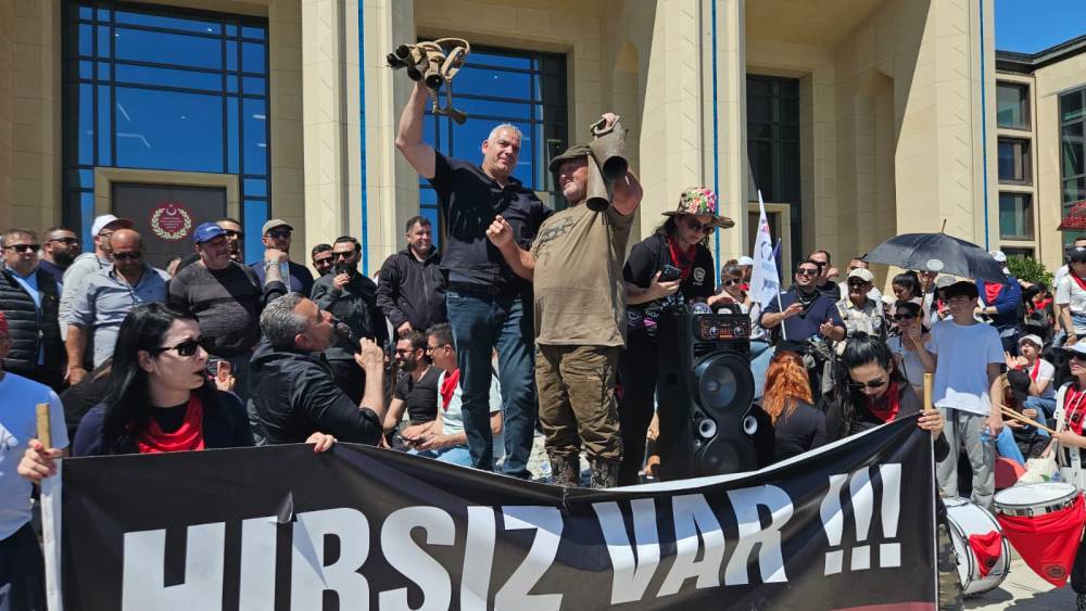 Halk sokakta: "Hükümet istifa" 49