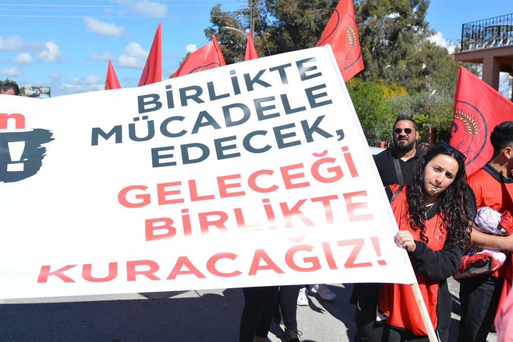 Halk sokakta: "Hükümet istifa" 5