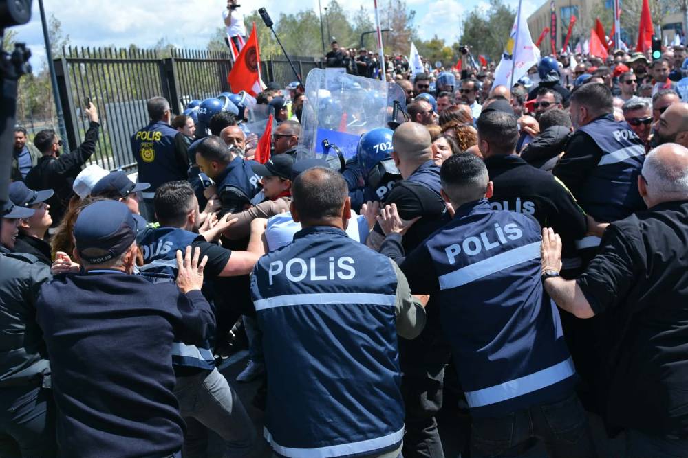 Halk sokakta: "Hükümet istifa" 8