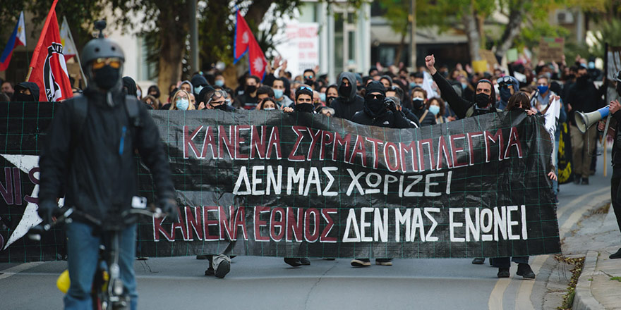 Güneyde büyük bir barışçıl protesto yürüyüşü düzenlendi