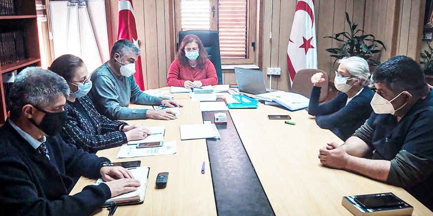 "Bulaşıcı Hastalıklar Üst Komitesi düzenli toplanıyor"