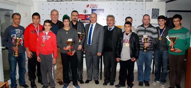 Satrançta ödüller verildi