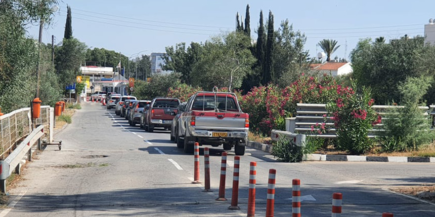 Kermiya çemberinden, Kermiya Geçiş Noktası’na gidiş şeridi trafiğe kapatıldı