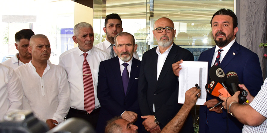 Bertan Zaroğlu YDP’den istifa etti: “2011 kişi ile birlikte istifa ettik”
