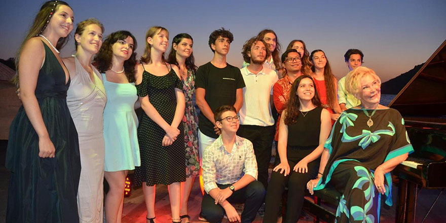 Uluslararası Gümüşlük Klasik Müzik Festivali’nde Kıbrıs’tan iki genç yetenek yer aldı