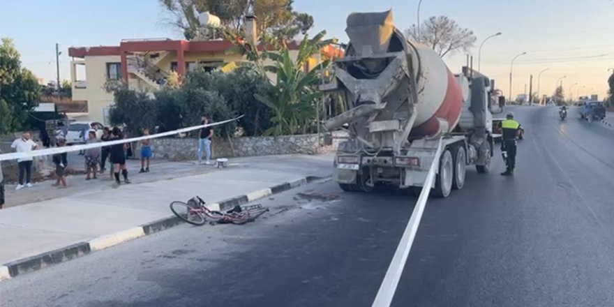 Beton mikseri bisikletliye çarptı: 1 ağır yaralı